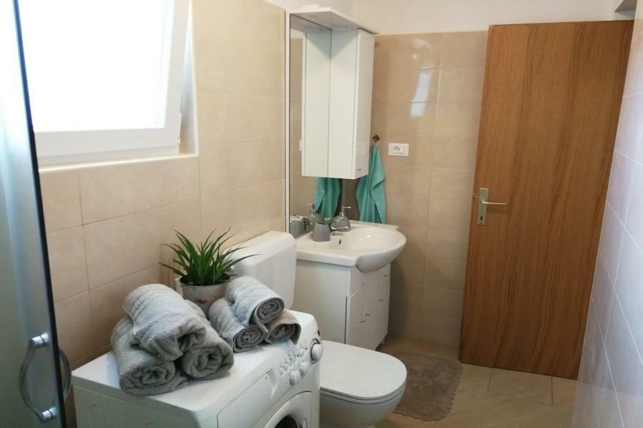 Apartment Norina Грожнян Экстерьер фото